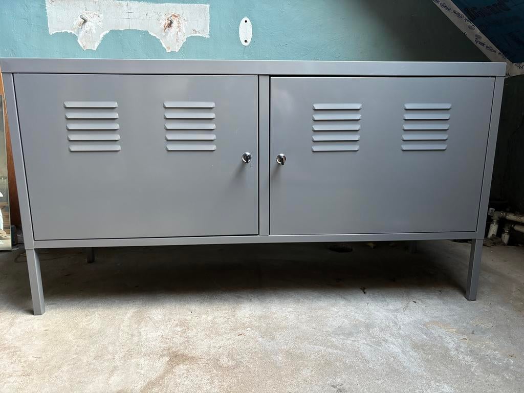 Ikea grijze metalen kast - zeer goed!, Huis en Inrichting, Kasten | Lockerkasten, Ophalen, Zo goed als nieuw, Modern