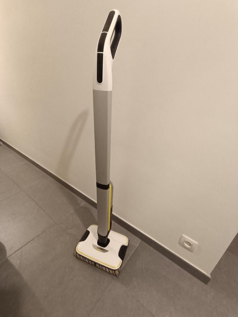 Nettoyeur sol Karcher FC7 (2024) peu utilisé, Enlèvement, Brosse ou Balai