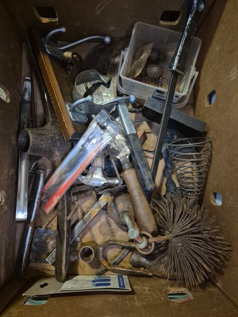 Lot outils, Enlèvement