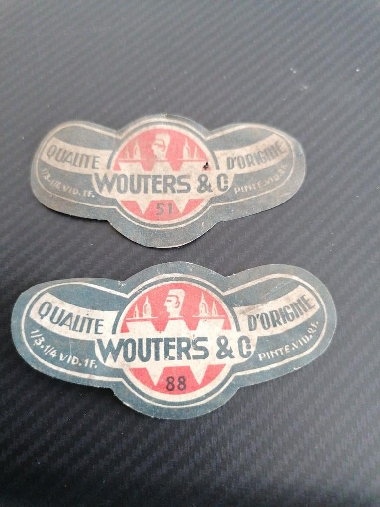 2 oude etiketten Wouters, Ophalen