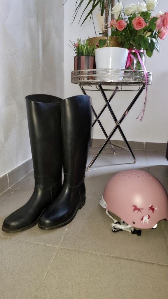 Zwarte laarzen + roze rijhelm te koop (maat 36), Dieren en Toebehoren, Ophalen