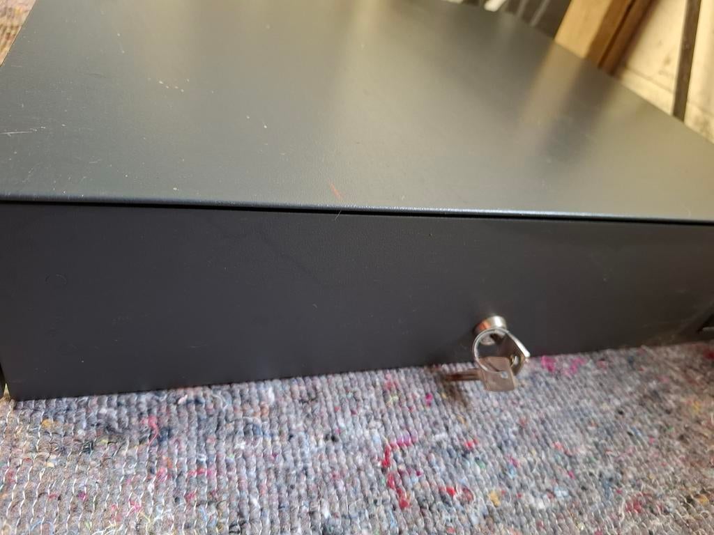 Kassalade / geldlade voor kassasysteem te koop.
Met sleutel, Ophalen of Verzenden