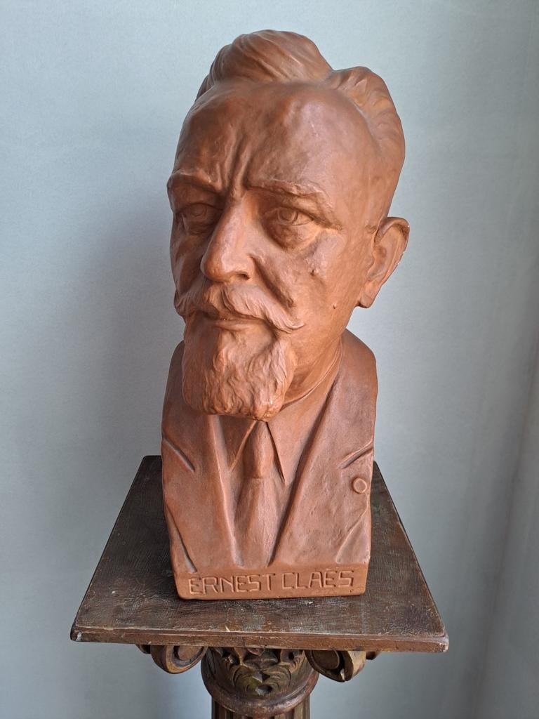 Buste Ernest Claes door Hildebert Derre, Ophalen