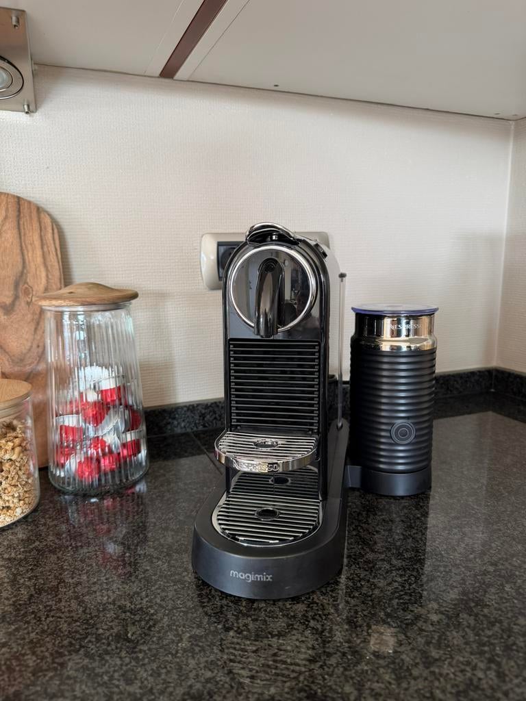 Nespresso De'Longhi Citiz & Milk, Koffiecupmachine, Ophalen, Koffiemachine, Koffiepads en cups, Afneembaar waterreservoir
