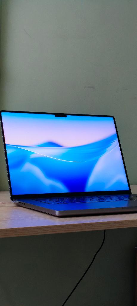 MACBOOK PRO - 32GB LPDDR5 RAM - 16" SCREEN - 512GB STORAGE, Computers en Software, 512 GB, Zo goed als nieuw, 16 inch, 3 tot 4 Ghz