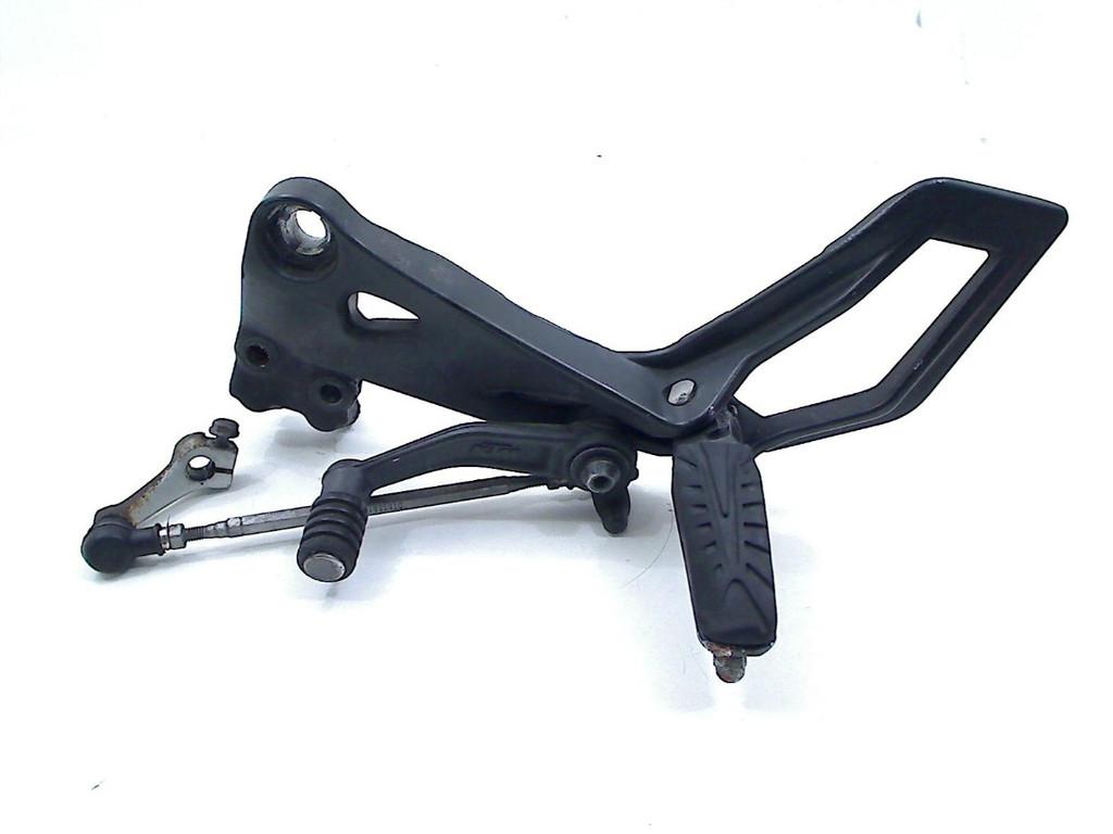 SCHETSPLAAT LINKS VOOR KTM RC 125 2019 (RC125 F5003S1), Motoren, Dhr. S. di Majo, Gebruikt, Info@cama-motorparts.nl, P.J. Troelstraweg 8 8
3144 CX  MAASSLUIS, NL