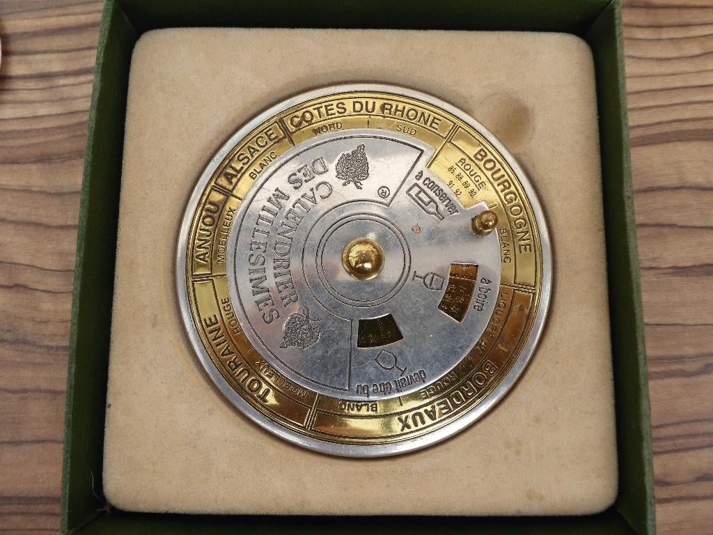 calendrier des millésimes  "les étains du manoir ", Ophalen of Verzenden, Gebruikt, Overige typen