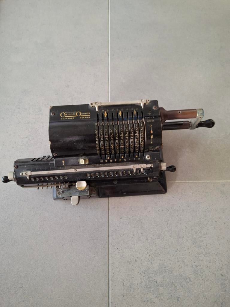 ARITHMOMETRE ORIGINAL ODHNER SA 1950, Utilisé