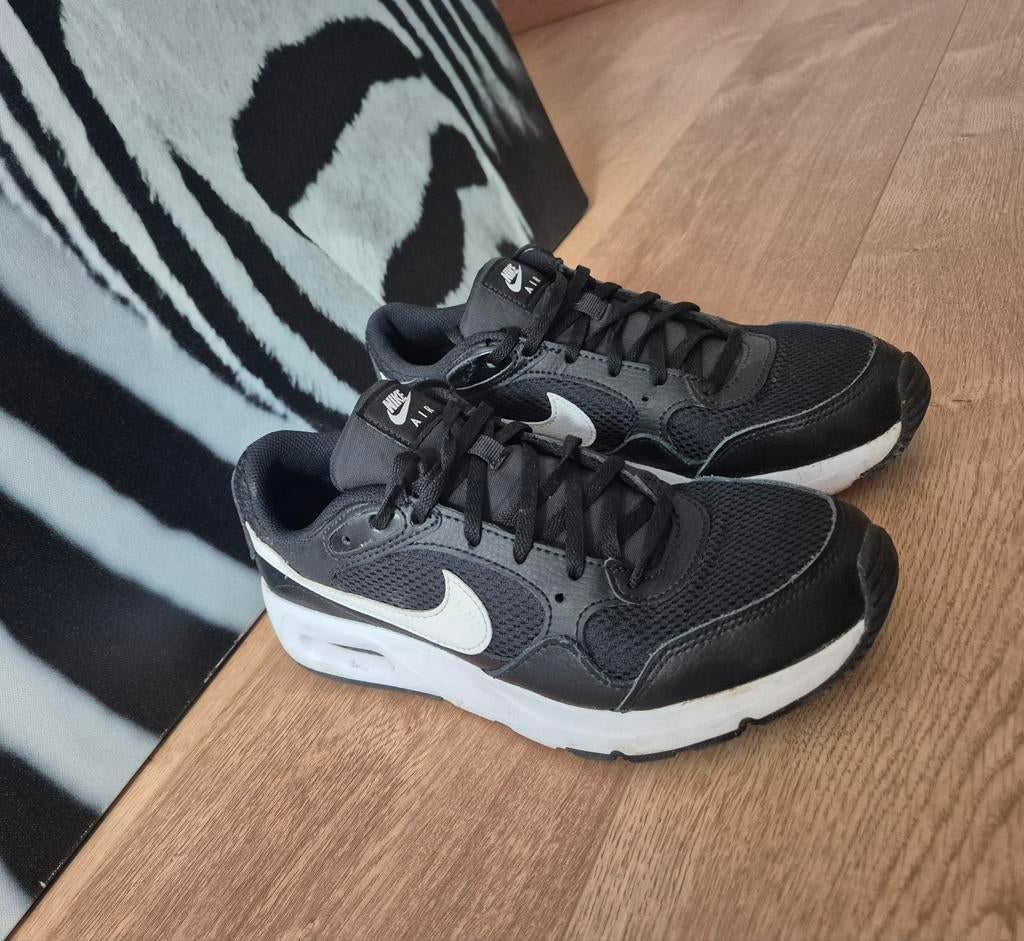 Paar Nike Air Max sneakers maat 37,5 in perfecte staat, Ophalen, Zo goed als nieuw, Nike, Jongen