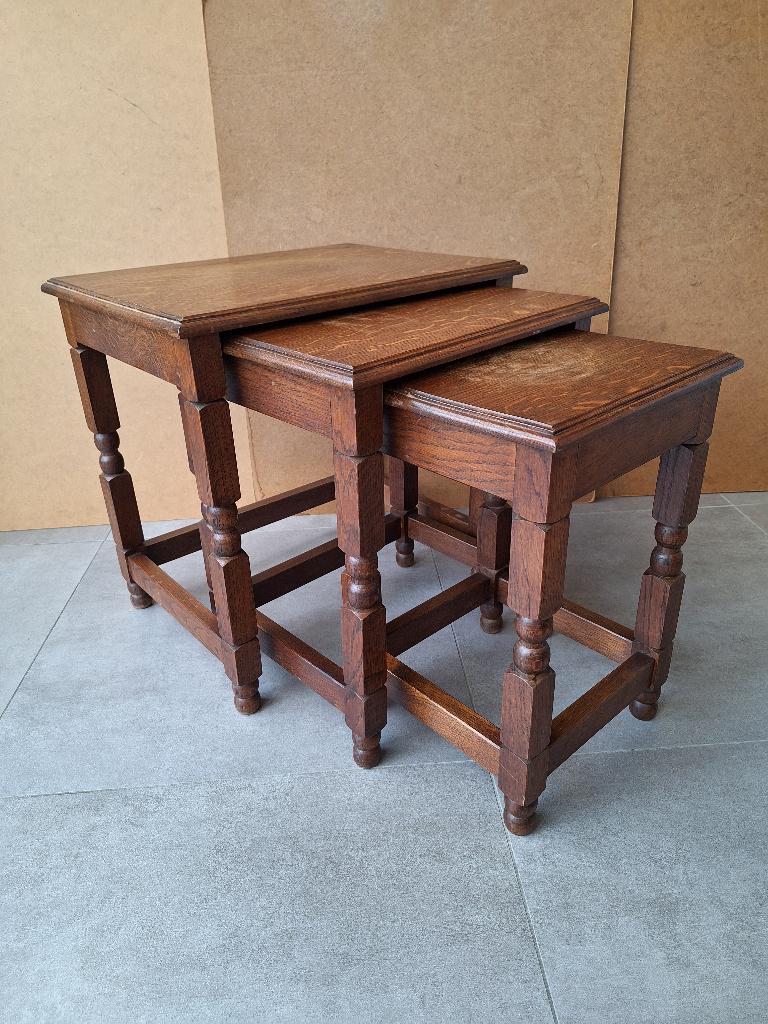 Set van 3 antieke nest bijzet tafeltjes, Huis en Inrichting, Ophalen, Gebruikt, Hout