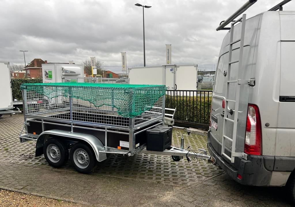 Nieuwe aanhangwagen met loofrekken en accessoires., Ophalen, Nieuw