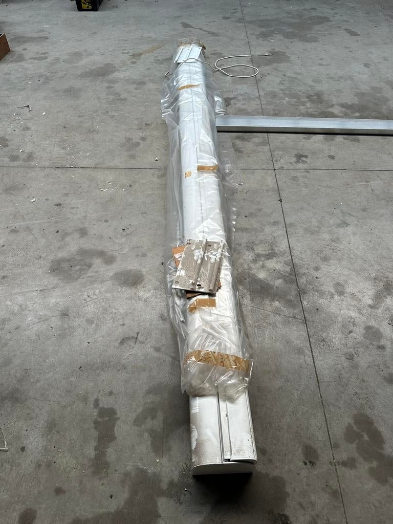 Nieuw Zonnescherm luifel 3m50b x 3m00l, Tuin en Terras, Zonneschermen, Ophalen, 250 cm tot 450 cm, Nieuw, Elektrisch