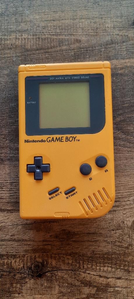 Gele Game Boy "Play It Loud", Games en Spelcomputers, Spelcomputers | Nintendo Game Boy, Ophalen of Verzenden, Zo goed als nieuw