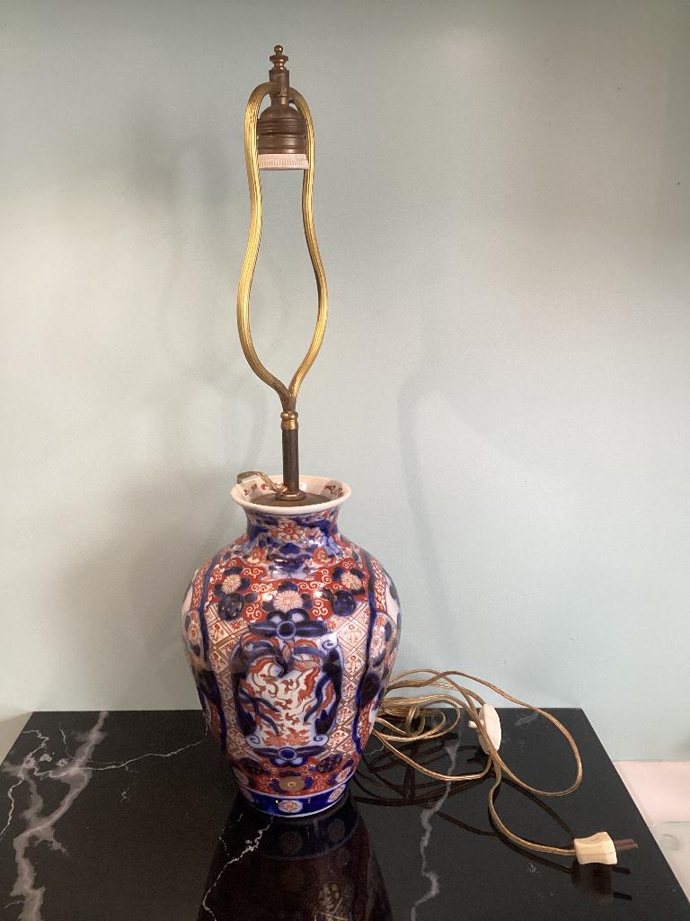 Lampe en porcelaine Imari - Japon. 188/Ba., Enlèvement