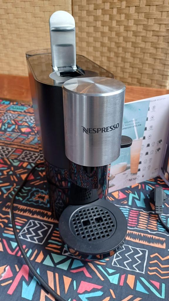 Nespresso werkplaatsmachine, Ophalen, Gebruikt, Koffiemachine, Koffiepads en cups