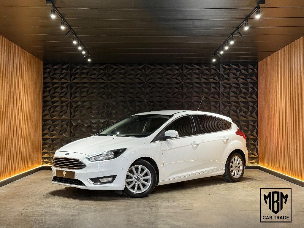 ✅ Ford Focus 1.5TDCi GARANTIE Titanium Airco Navi PDC Cruise, Auto's, Stof, 4 cilinders, Wit, Bedrijf