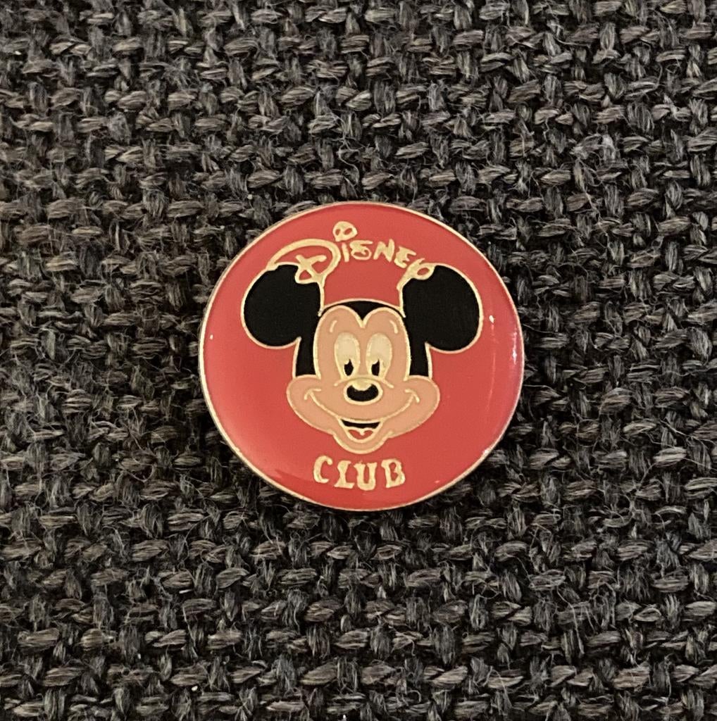 PIN - DISNEY CLUB - MICKEY MOUSE, Verzenden, Gebruikt, Figuurtje, Speldje of Pin