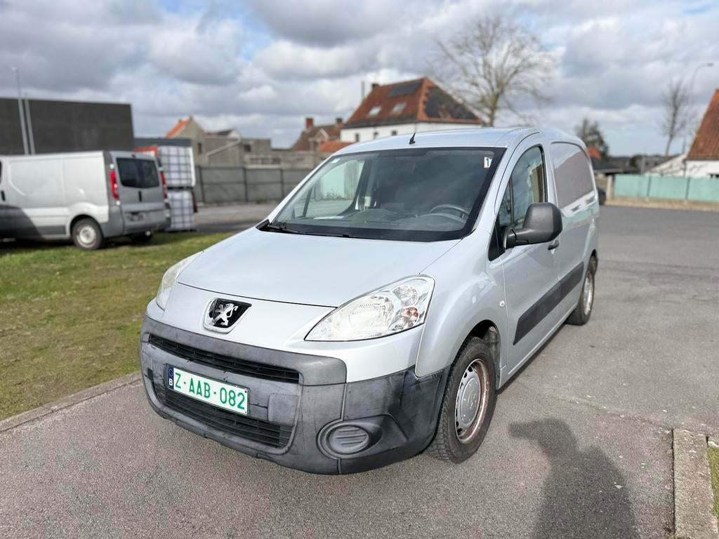Te koop Peugeot partner 1.6 hdi km 120.000 euro 4 jaar 2010, Autos, Achat, Boîte manuelle, Alarme, Noir