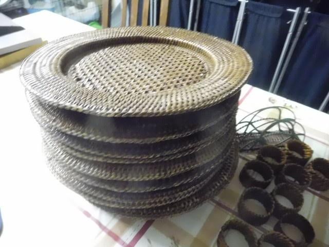 10 pers.rotan borden, servietteringen, etc, Huis en Inrichting, Ophalen, Nieuw, Overige materialen, Bord(en)