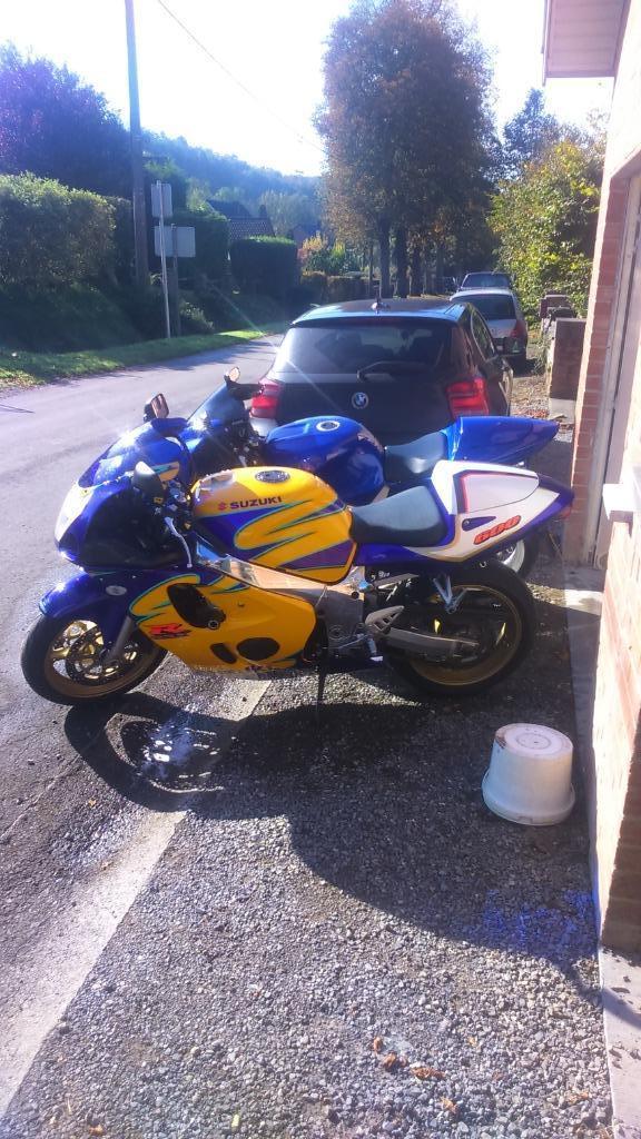 Gsxr serie corona alstar, Motos, Motos | Suzuki, Particulier, Super Sport, plus de 35 kW, 4 cylindres, Permis Moto A, Enlèvement
