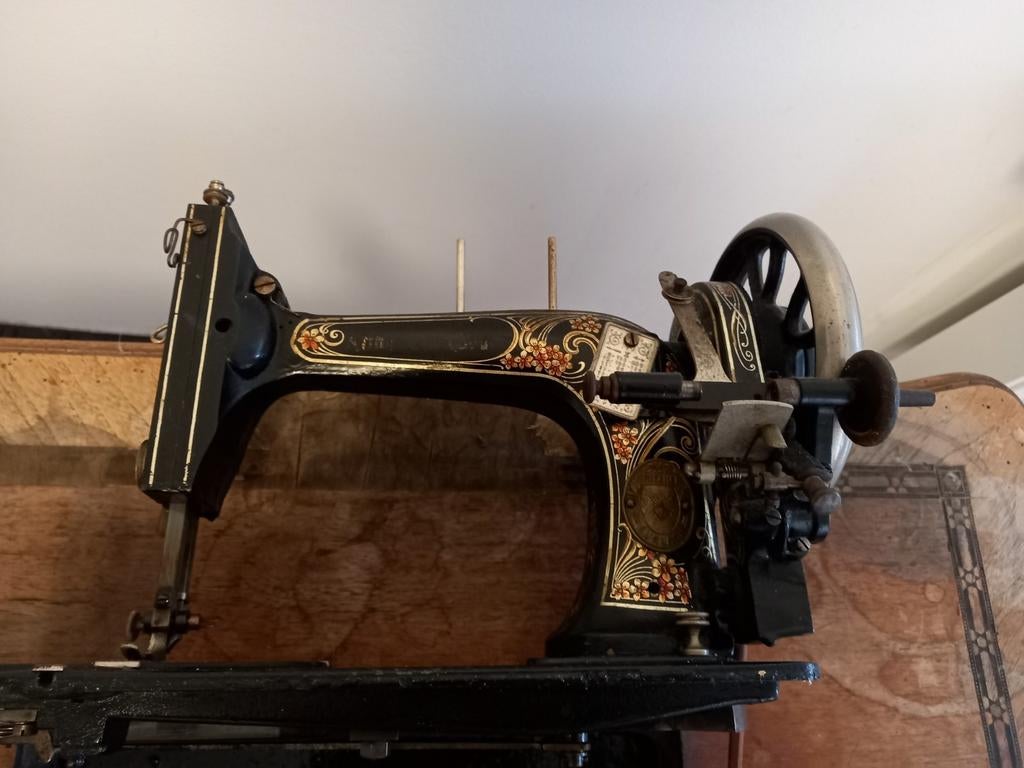 GRITZNER antiek naaimachine Jaar 1915 100 jaar oud met alle, Antiquités & Art, Antiquités | Machines à coudre, Enlèvement
