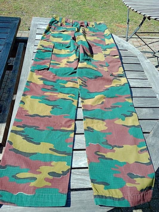 leger broek en hemd 25€., Verzamelen, Ophalen, Landmacht, Kleding of Schoenen