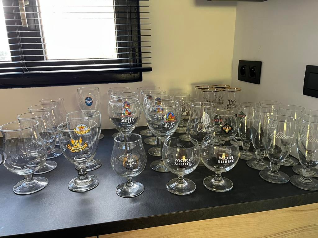 34 bierglazen, Verzamelen, Ophalen, Zo goed als nieuw