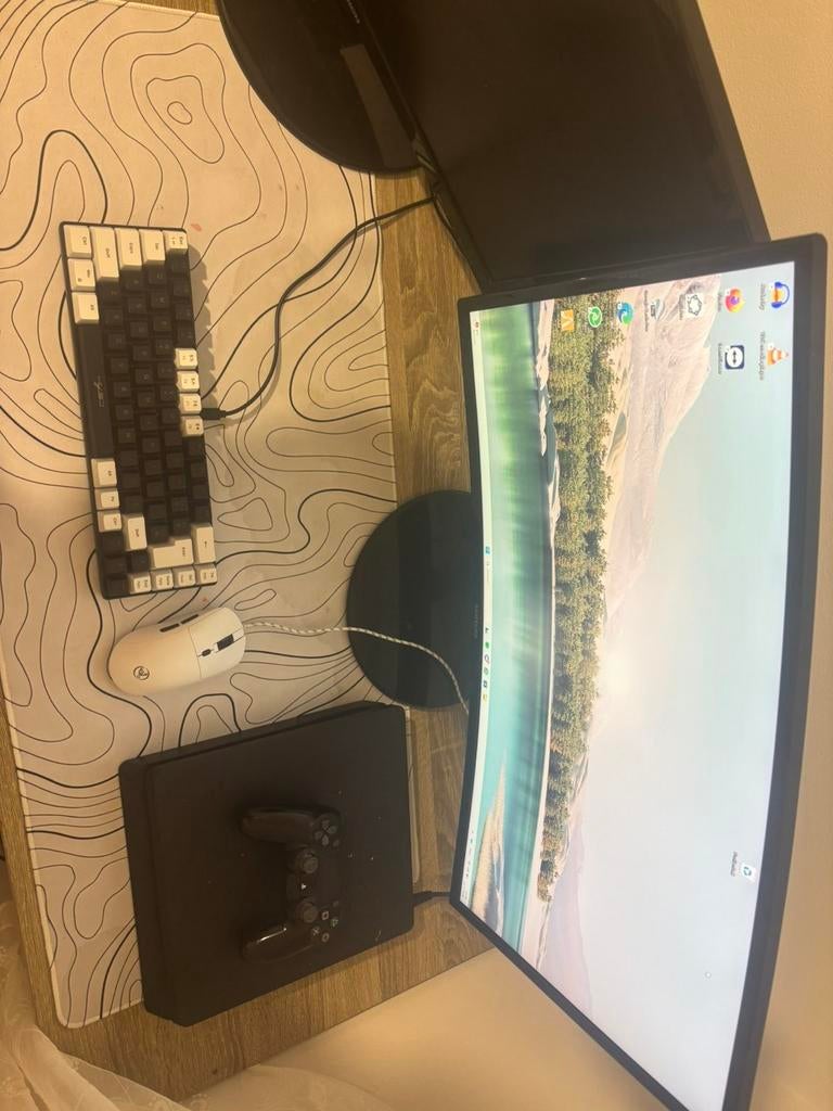 Complete Gaming Setup – PS4 + Monitor + Toetsenbord & Muis, Gaming, HDMI, Full HD, Zo goed als nieuw