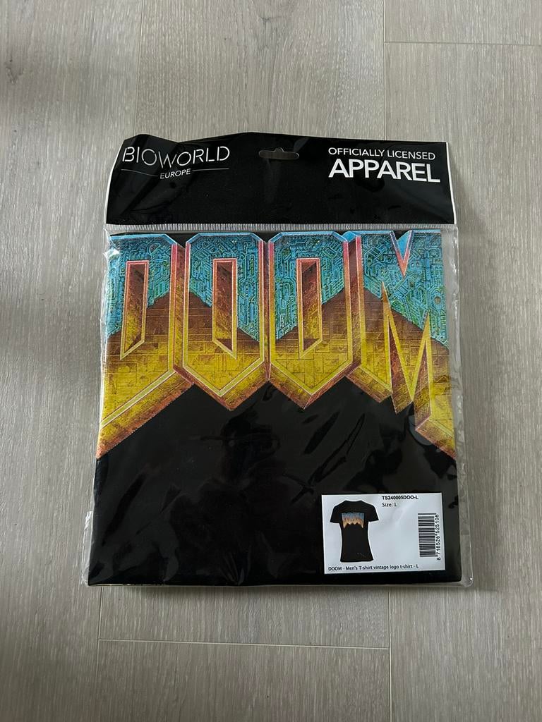 T-Shirt Doom maat L nieuw!!, Games en Spelcomputers, Games | Overige, Ophalen of Verzenden, Nieuw, Shooter