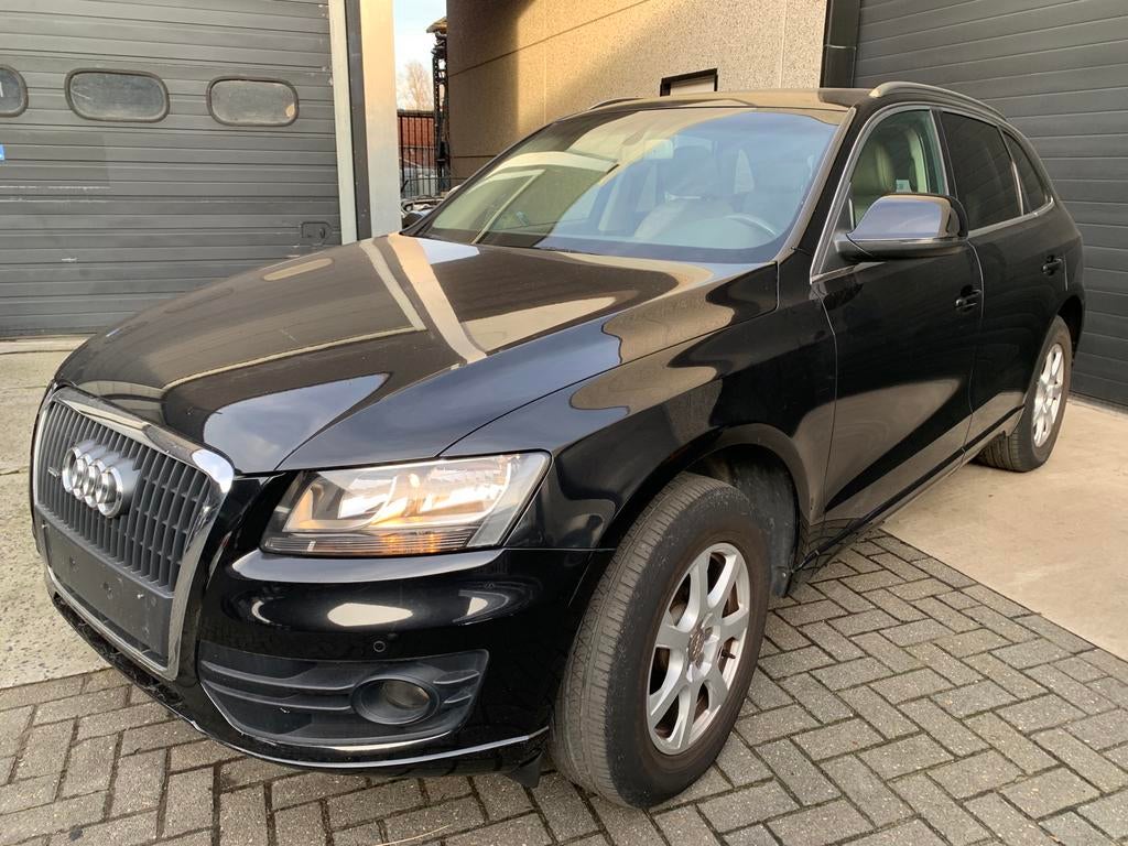 Audi Q5 2,0tdi Quattro auto + LEDER +pano+trekhaak+, Auto's, Automaat, Beige, 4 cilinders, Zwart