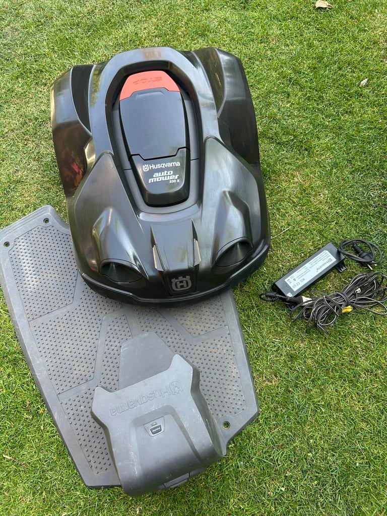 Moteur de voiture Husqvarna 330X (430X), Jardin & Terrasse, Tondeuses robotisées, Enlèvement ou Envoi, Comme neuf, 20 à 25 cm