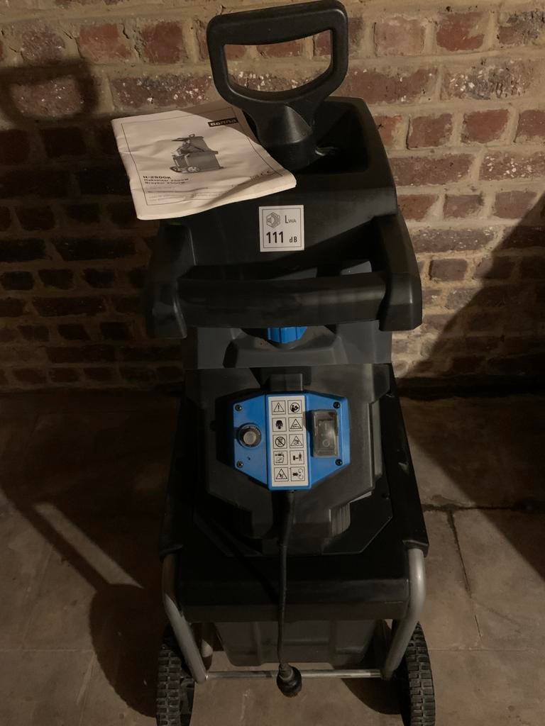 Broyer 2500 W   Diamètre max de branches 40mm, Enlèvement, Neuf, Électrique, Gamma