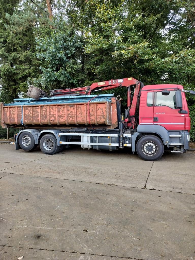 Opkoper/ophaler oud ijzer en plaatsen van containers, Ophalen
