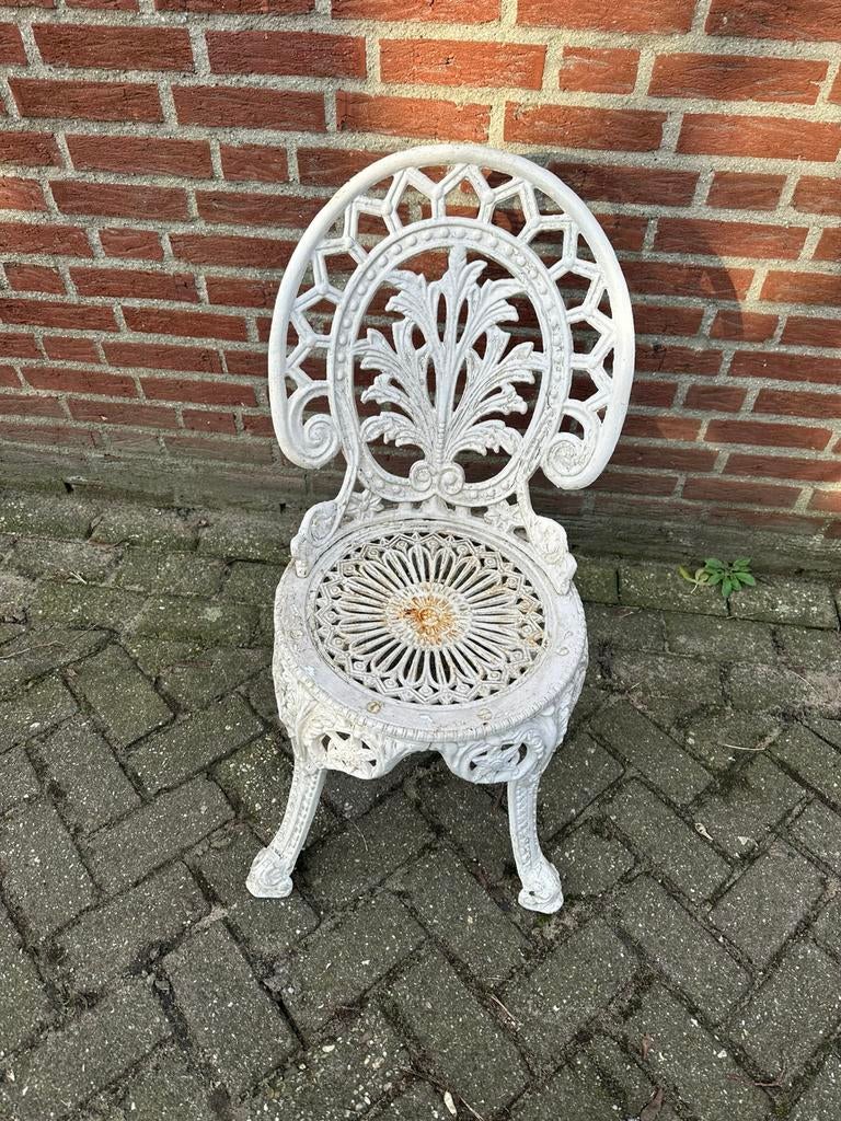 Oude zware gietijzeren bistrostoel, Ophalen, Gebruikt, Metaal