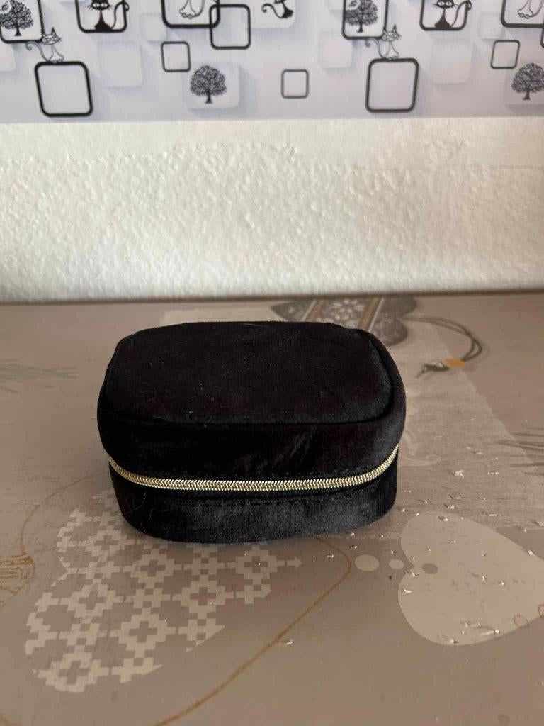 Écrin à bijoux, Bijoux, Sacs & Beauté, Enlèvement, Neuf, Noir, Softcase