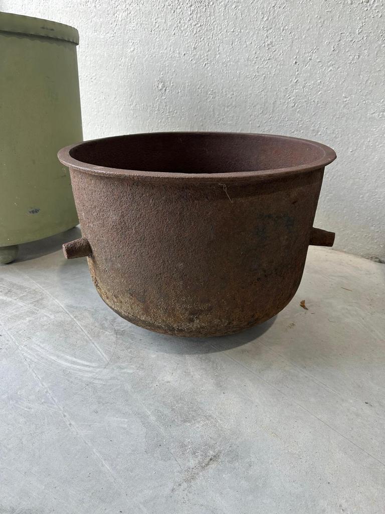 Pot en fonte diamètre 61 cm - hauteur 43 cm, 40 cm ou plus, 40 à 70 cm, Rond, Enlèvement