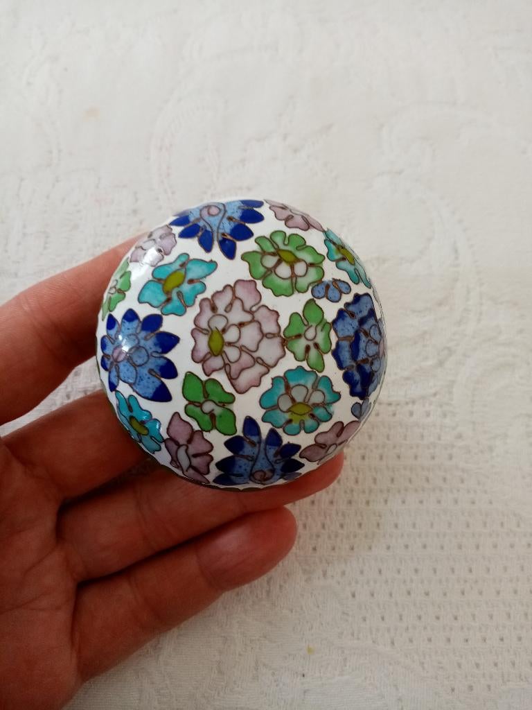 Boite à pilule chinoise en métal cuivre/cloisonné 70s, Antiquités & Art, Enlèvement ou Envoi, Cuivre