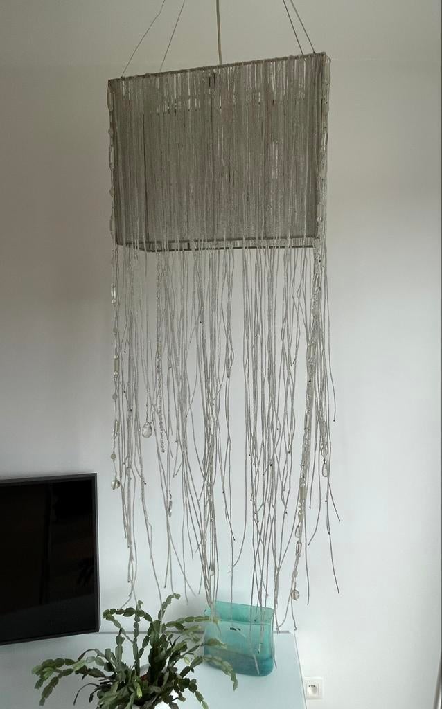 Lustre moderne avec perles en argent, Enlèvement, Comme neuf