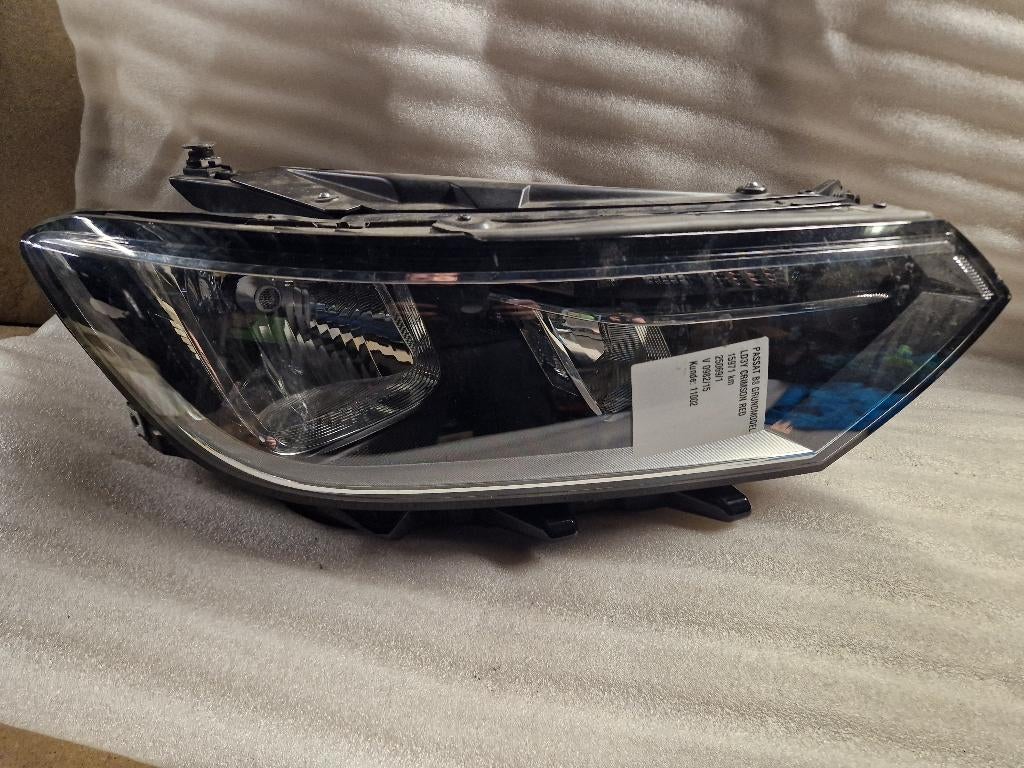 Phare avant droit Vw Passat B8, Autos : Pièces & Accessoires, Enlèvement, Utilisé, Volkswagen