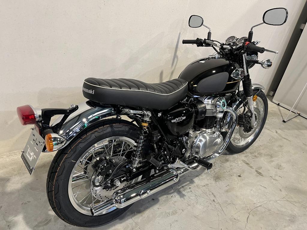 W800 2025 MODEL UIT STOCK LEVERBAAR, Motoren, 2 cilinders, Bedrijf, 800 cc, ABS