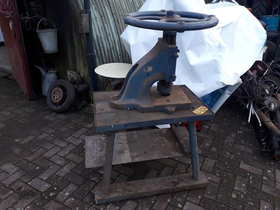 Pers Stempel Handmatig, Ophalen