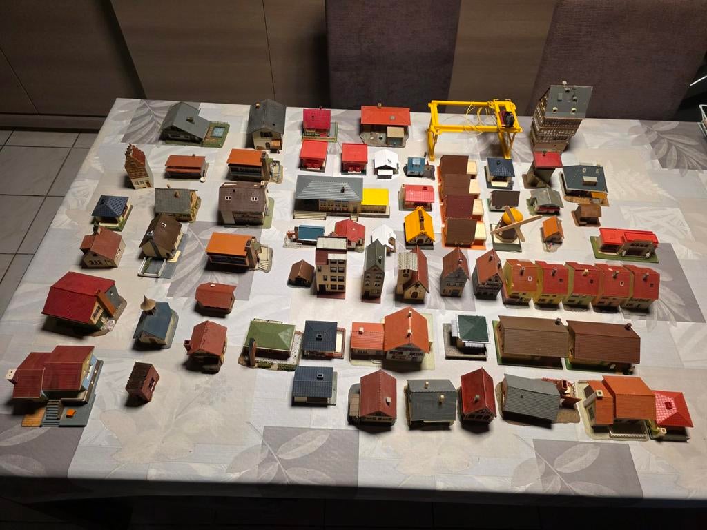 Lot huizen + marklin opslag locomotief, Ophalen, Locomotief