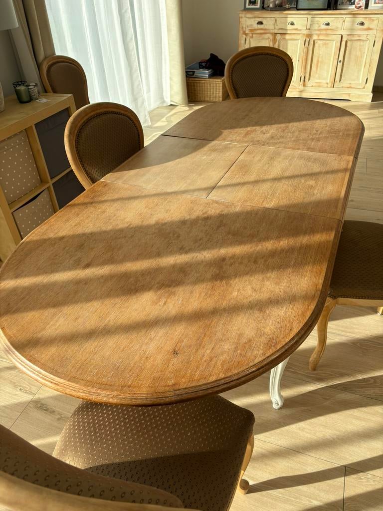 Table et chaises, Enlèvement, Utilisé, 4 à 6 chaises