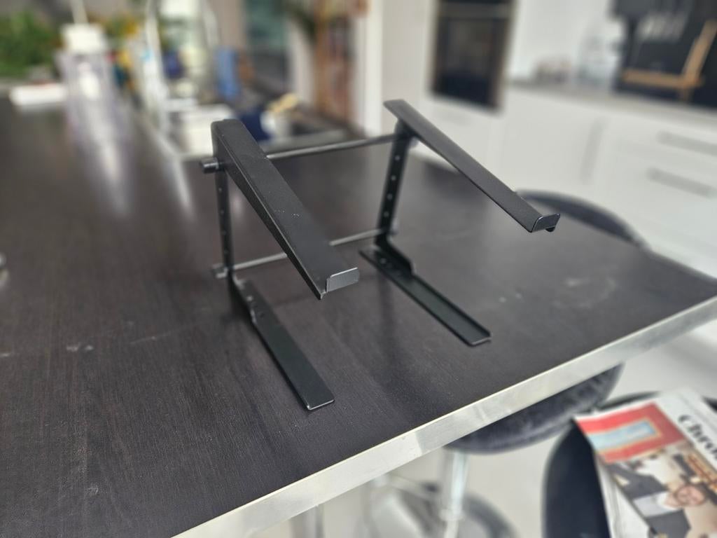 SUPPORT POUR ORDINATEUR PORTABLE, Enlèvement, Comme neuf, Innox, Réglable en hauteur