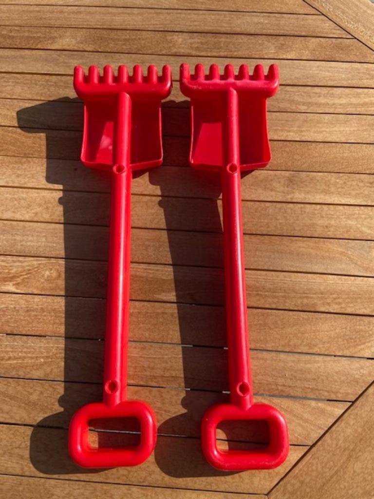 2 x Pelle et râteau pour enfant pour la plage, Enfants & Bébés, Jouets | Extérieur | Bacs à sable, Enlèvement ou Envoi, Utilisé