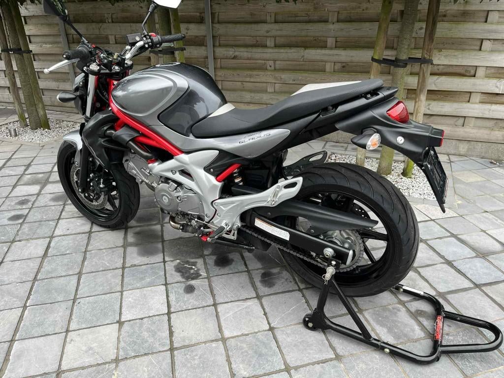 suzuki gladius 650cc **18000km** abs ** topkoffer** - foto 3