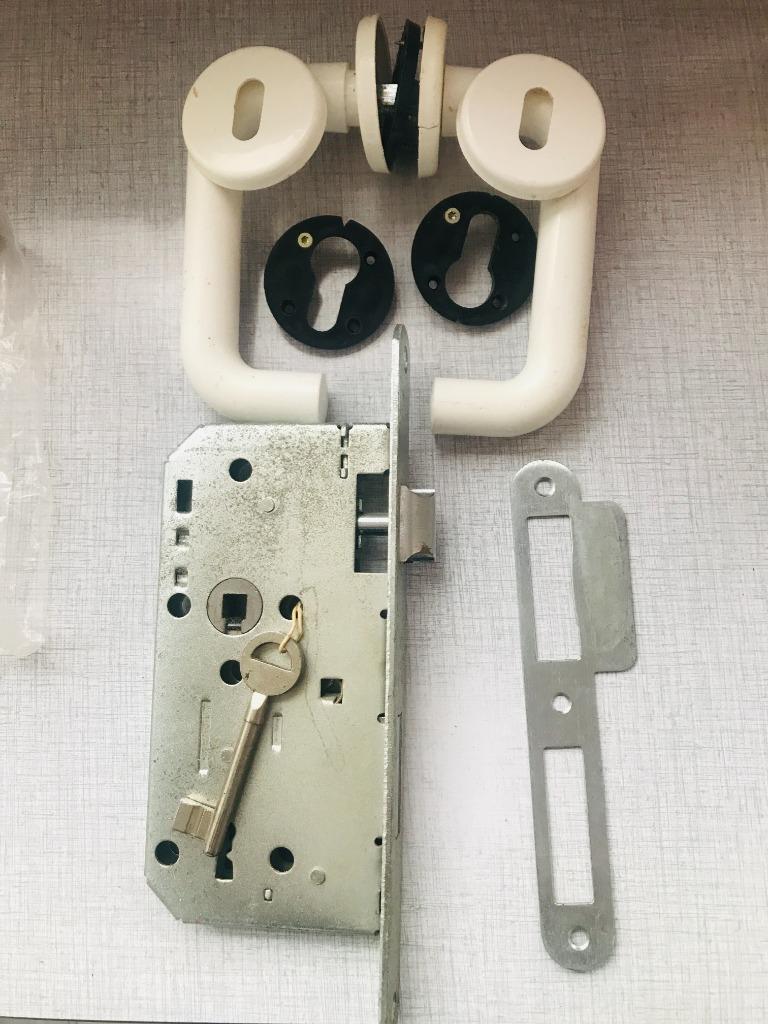 poignée de porte, Enlèvement, Utilisé, Autres matériaux, Loquet ou Poignée