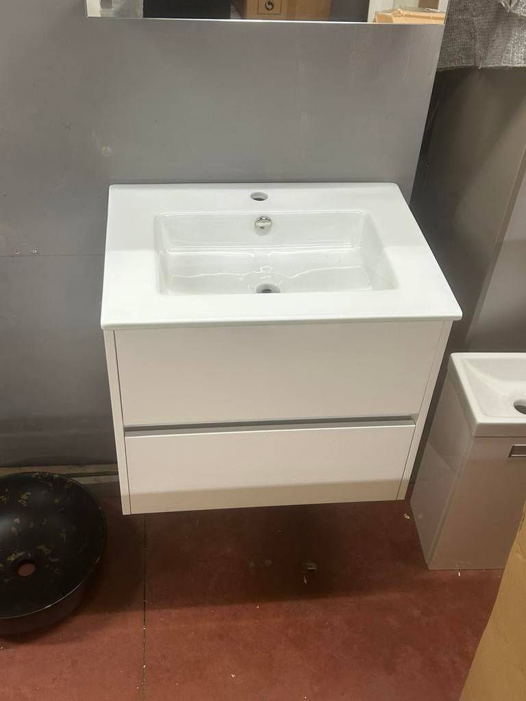 Badkamermeubel 60 cm Toonzaalmodel, Huis en Inrichting, Badkamer | Badkamermeubels, Ophalen, Zo goed als nieuw, Spiegelkast