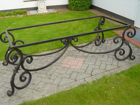 MASSIEF SMEEDIJZEREN RECHTHOEKIG TAFEL ONDERSTEL Flamant, Tuin en Terras, Tuinmeubel-accessoires, Nieuw, Ophalen