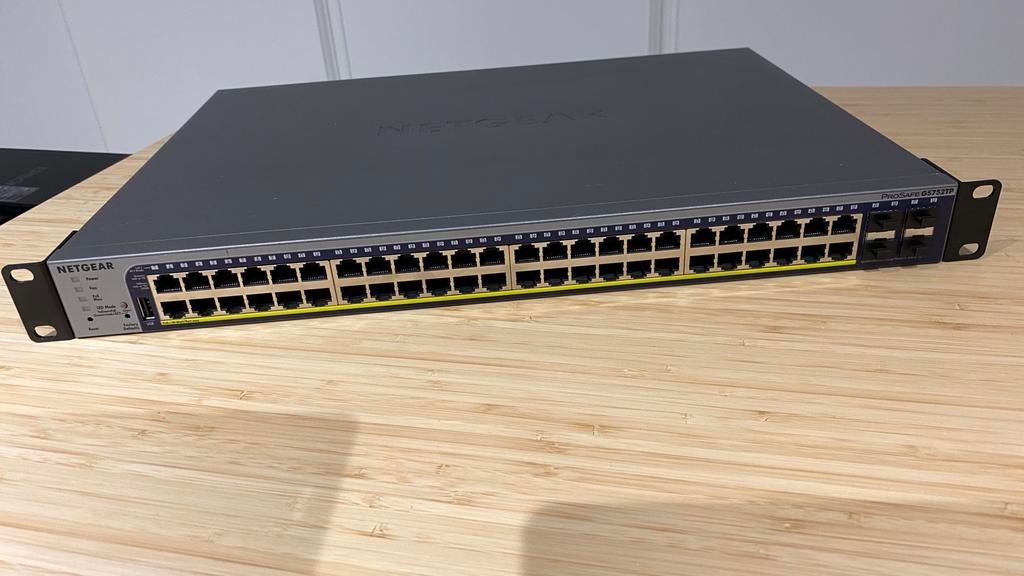 Netgear GS752TP 52 poorts managed gigabit poe+ switch, Ophalen, Zo goed als nieuw
